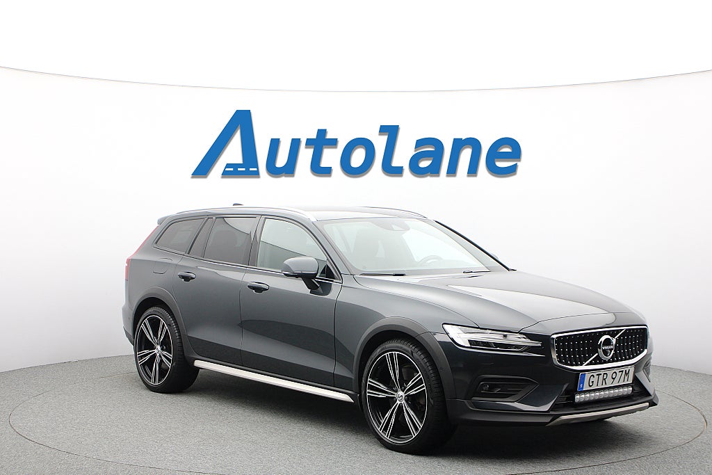 Volvo V60 Cross Country D4 AWD B&W, 360°,  Skinn, 20", Drag, HUD, BLIS