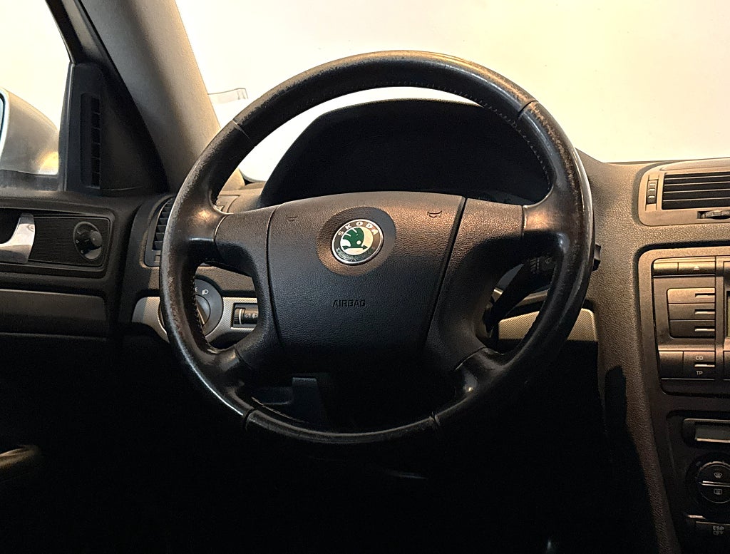 Skoda Octavia Kombi 2.0 FSI 150HK AUTOMAT DRAGKROK NYSERVAD NYBES