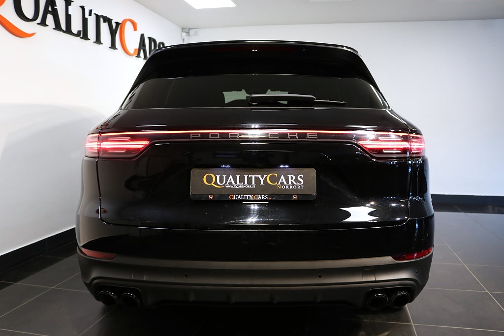 Porsche Cayenne 2022 - miniatyr 6