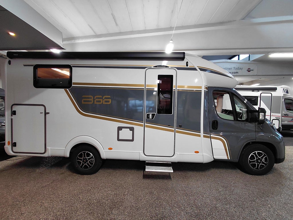 Bürstner B66 / TD 690 Lånbäddar som finns i hallen / TD 690