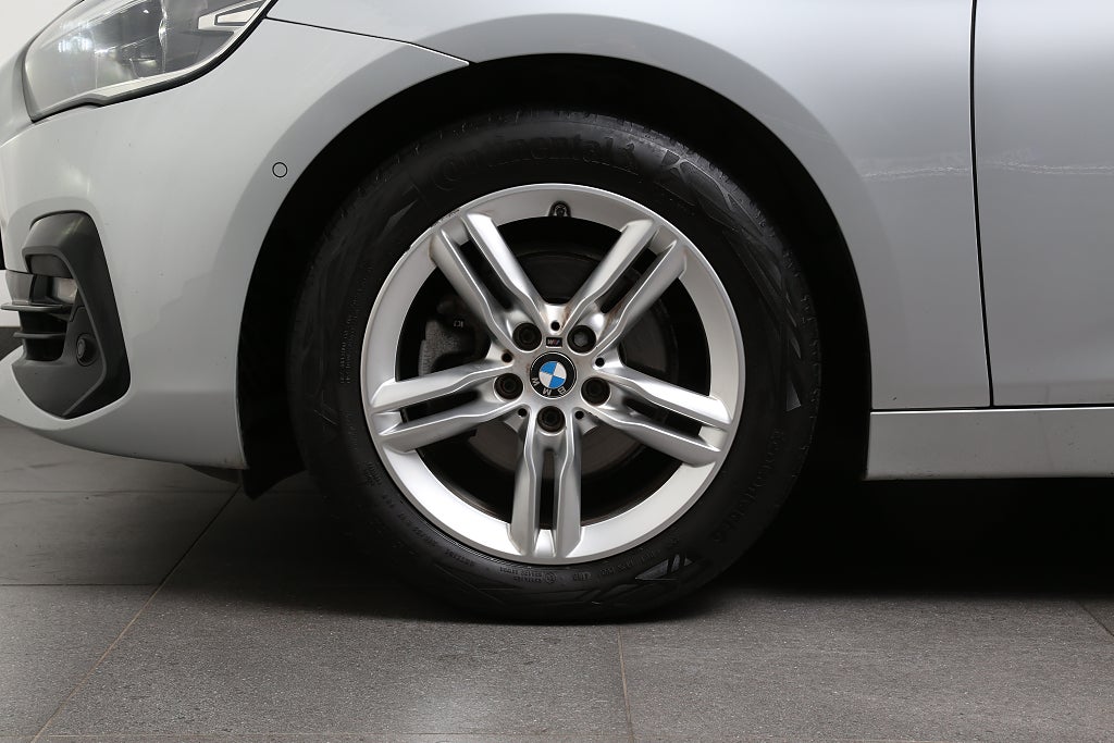 BMW 218i Active Tourer 140hk Sport line Aut Kamera 2019