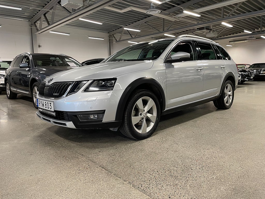 Skoda Octavia Scout 2.0 TDI 4x4 Premium Bkam Dvärme Navi