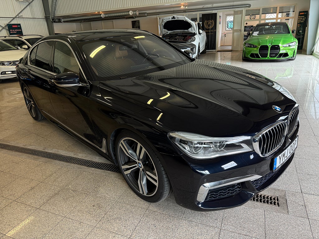BMW 750 i xDrive M Sport 450hk B&W Navi Kamera Keyless Taklucka