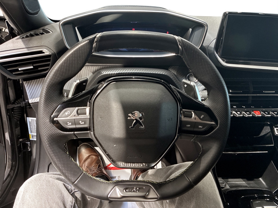 Peugeot 2008 GT 1.2 PT 130hk Aut 2023, bild 7/45