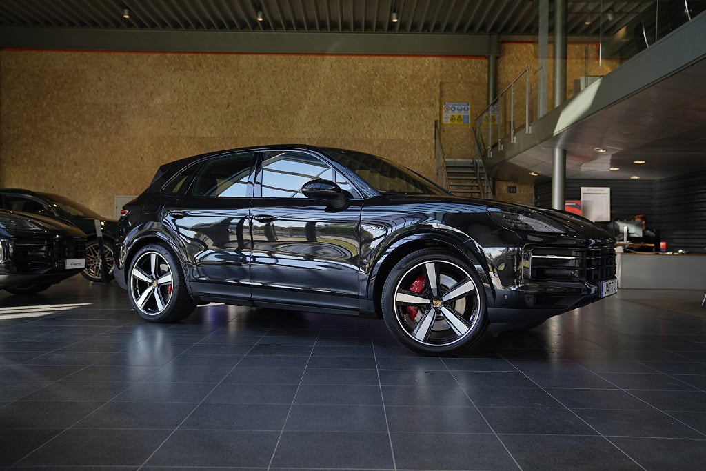 Porsche Cayenne S E-Hybrid / 519 HK / Panoramatak