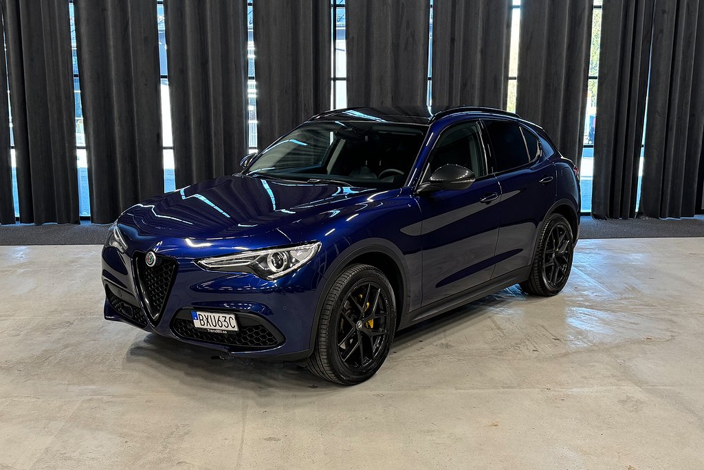 Alfa Romeo Stelvio Turbo Q4 280 HK|Värmare|Pano|H/K|Kam|Drag