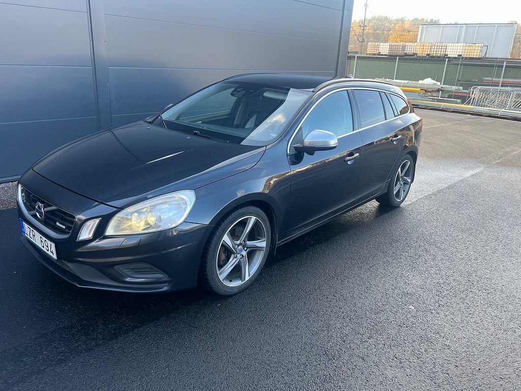 Volvo V60 D2 Momentum, R-Design Euro 5