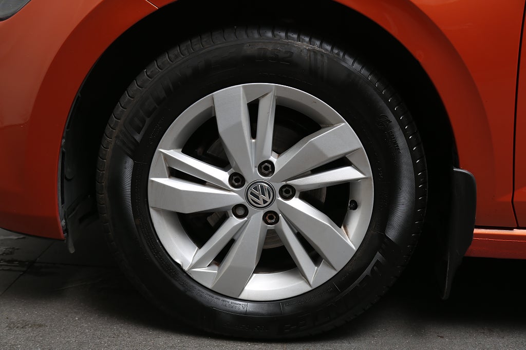 Volkswagen Polo 1,0 TSI 95hk DSG P-sensorer Motorv Dragkrok 2018