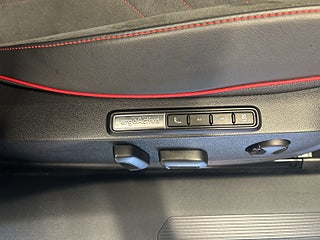 Volkswagen ID.5 GTX AWD MOMS Massage Drag Pvärme Cockpit 360°kamera S&V – bild 17