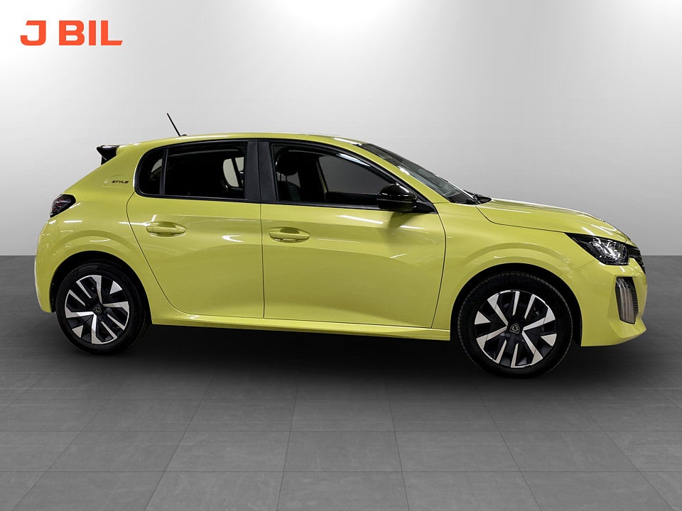 Bild på Peugeot 208 Style Hybrid 100hk Aut CARPLAY BACKSENSORER
