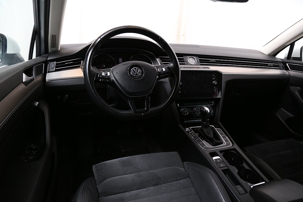 Volkswagen Passat 2,0 TDI 190hk DSG Executive Sportscombi Värmare Drag 2019