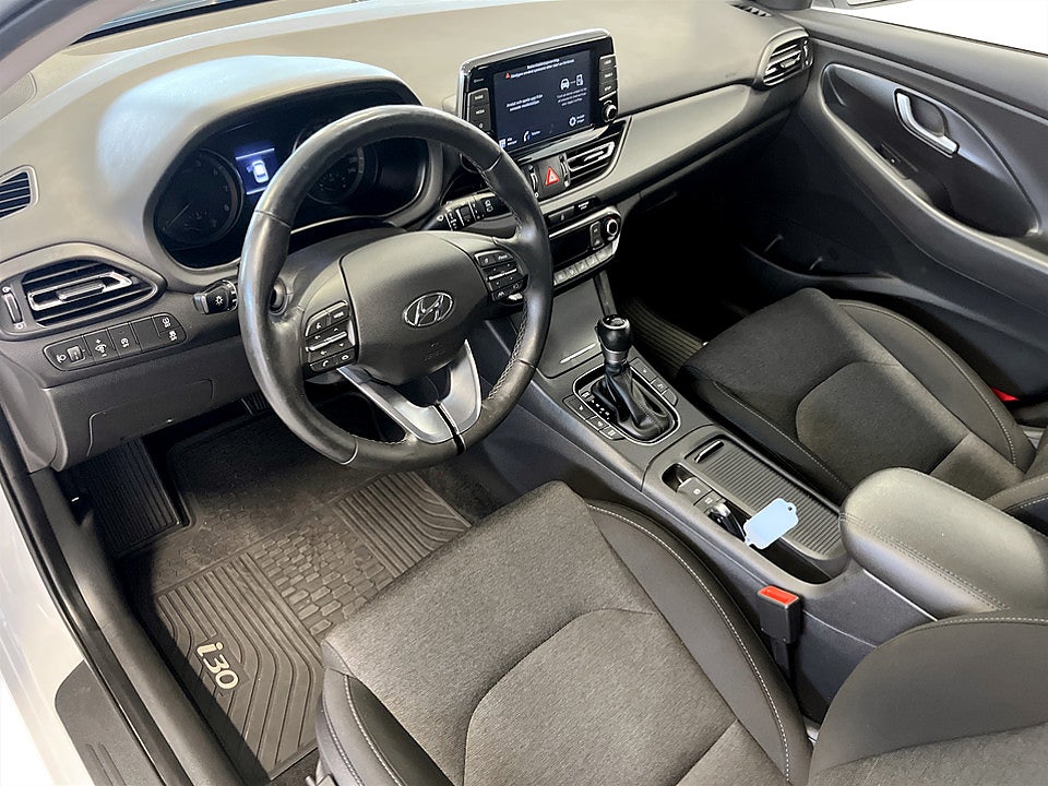 Bild på Hyundai i30 Essential 1.0 DCT 120hk Aut B-KAMERA CARPLAY