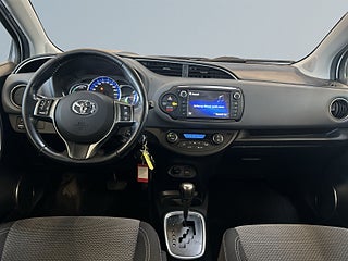 Toyota Yaris Hybrid e-CVT S&V-hjul/Kamera/Farthållare/Bluetooth