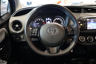 Halvkombi Toyota Yaris 13 av 21