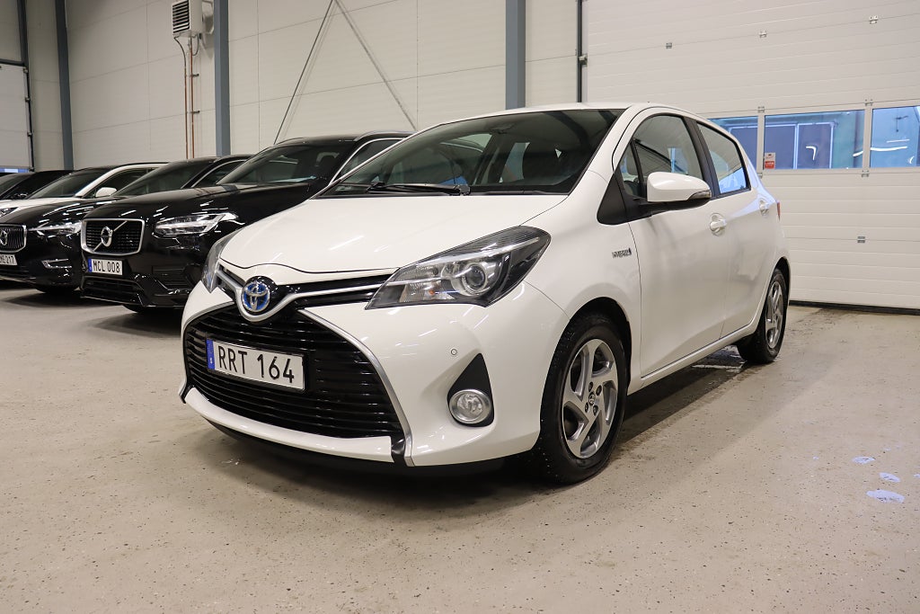 Toyota Yaris Hybrid e-CVT Active 2-Ägare B-Kam 101hk