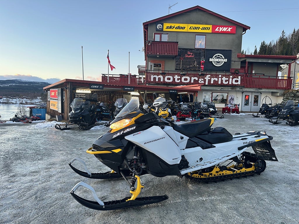 Ski-Doo Backcountry 600R E-Tec 146" -23 *122mil 
