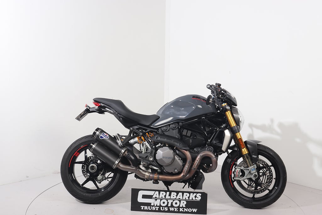Ducati Monster 1200 S 