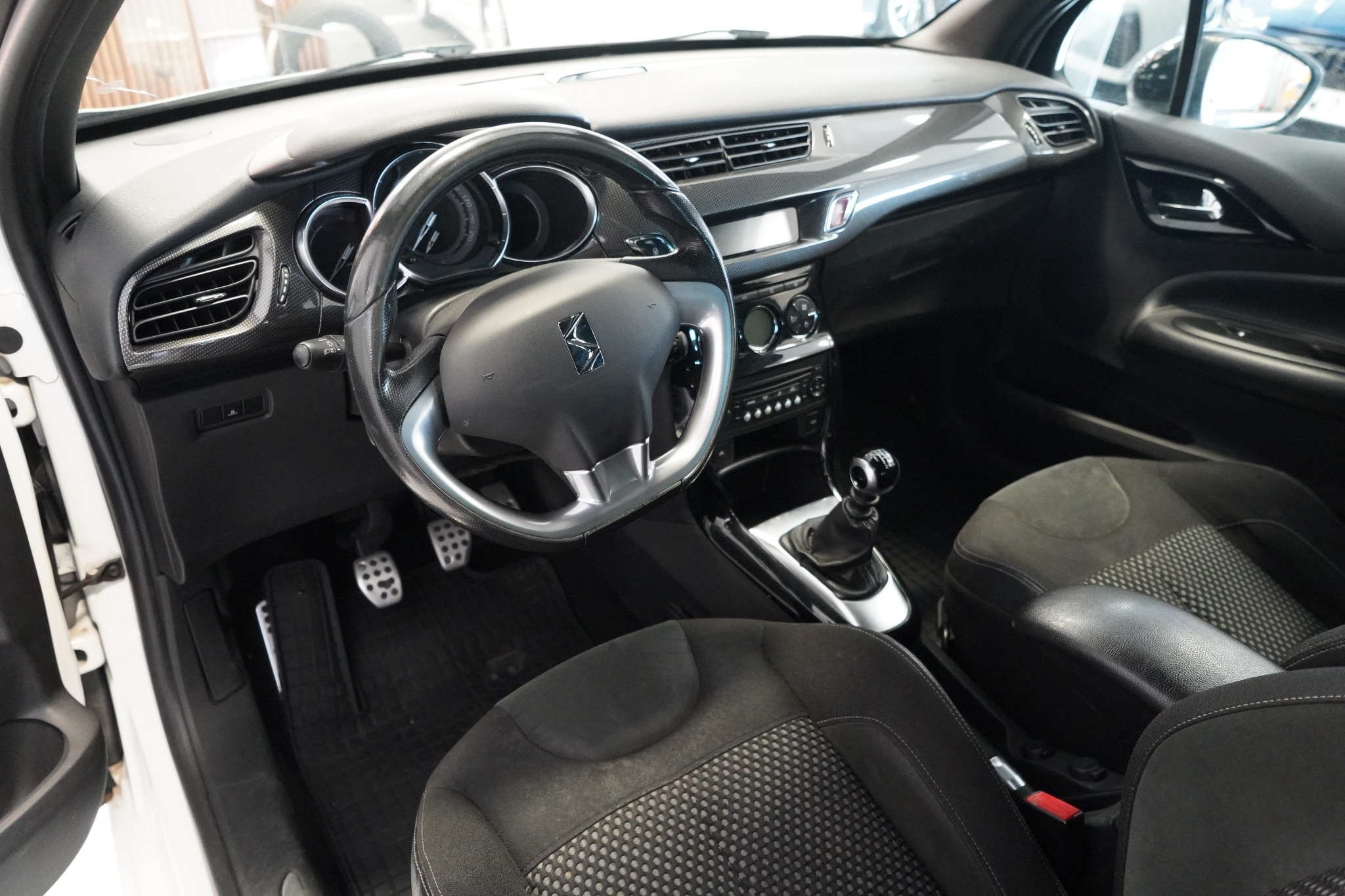 Citroen DS3 1.6 HDi Euro 5 2011, bild 7/39