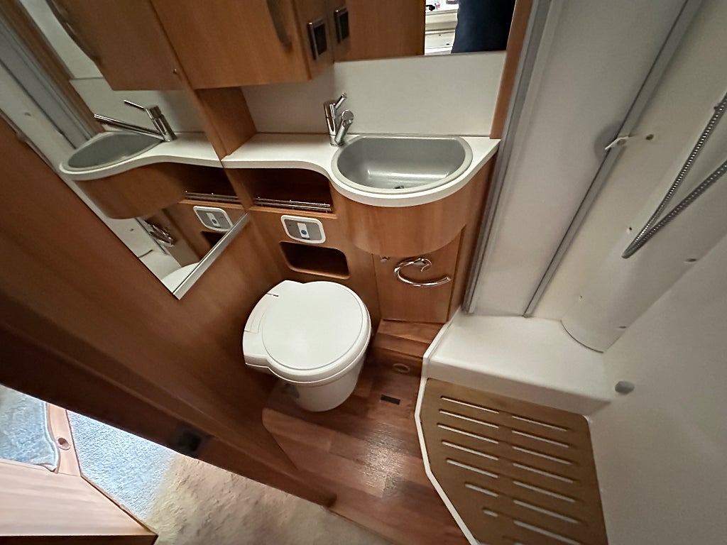 Hymer EX 688 Långbäddar taksäng fint skick thumbnail