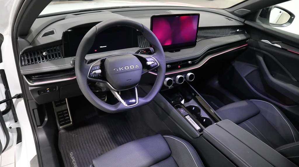 Skoda Superb 2025, bild 5/10