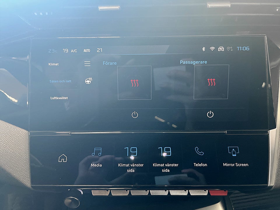 Bild på Peugeot 408 GT 1.2 PT 130hk Aut B-KAMERA CARPLAY ELSTOL