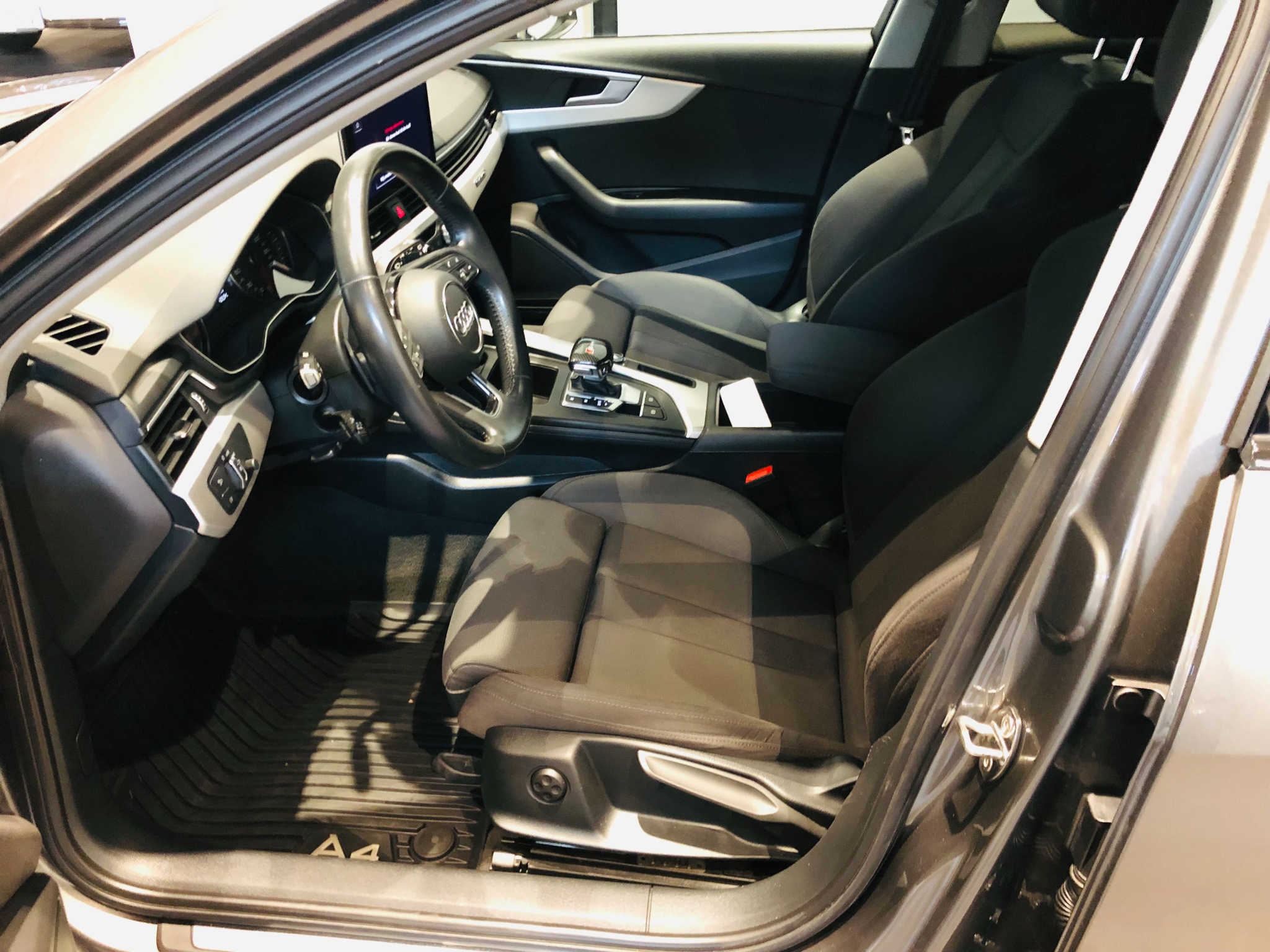 Audi A4 2020, bild 7/33