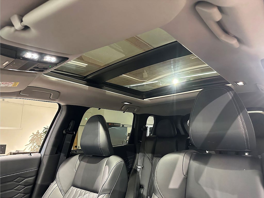 Bild på Mitsubishi Outlander Instyle PHEV Aut 4WD - OMGÅENDE LEVERANS!