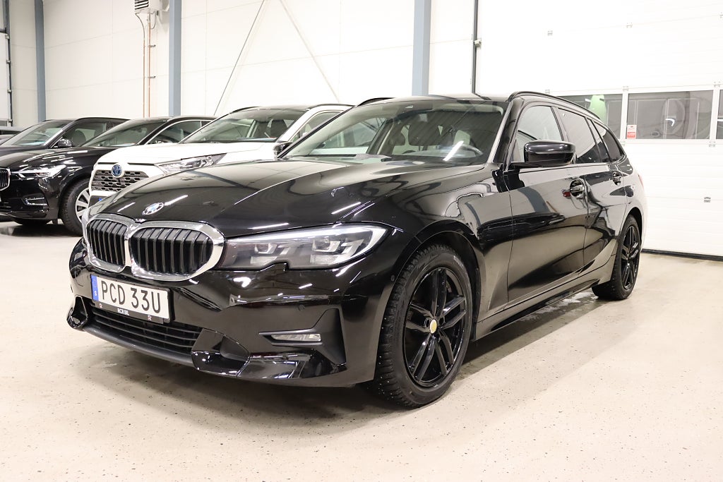 BMW 320 d xDrive Touring Sport line B-Kamera D-Värm Drag 190hk