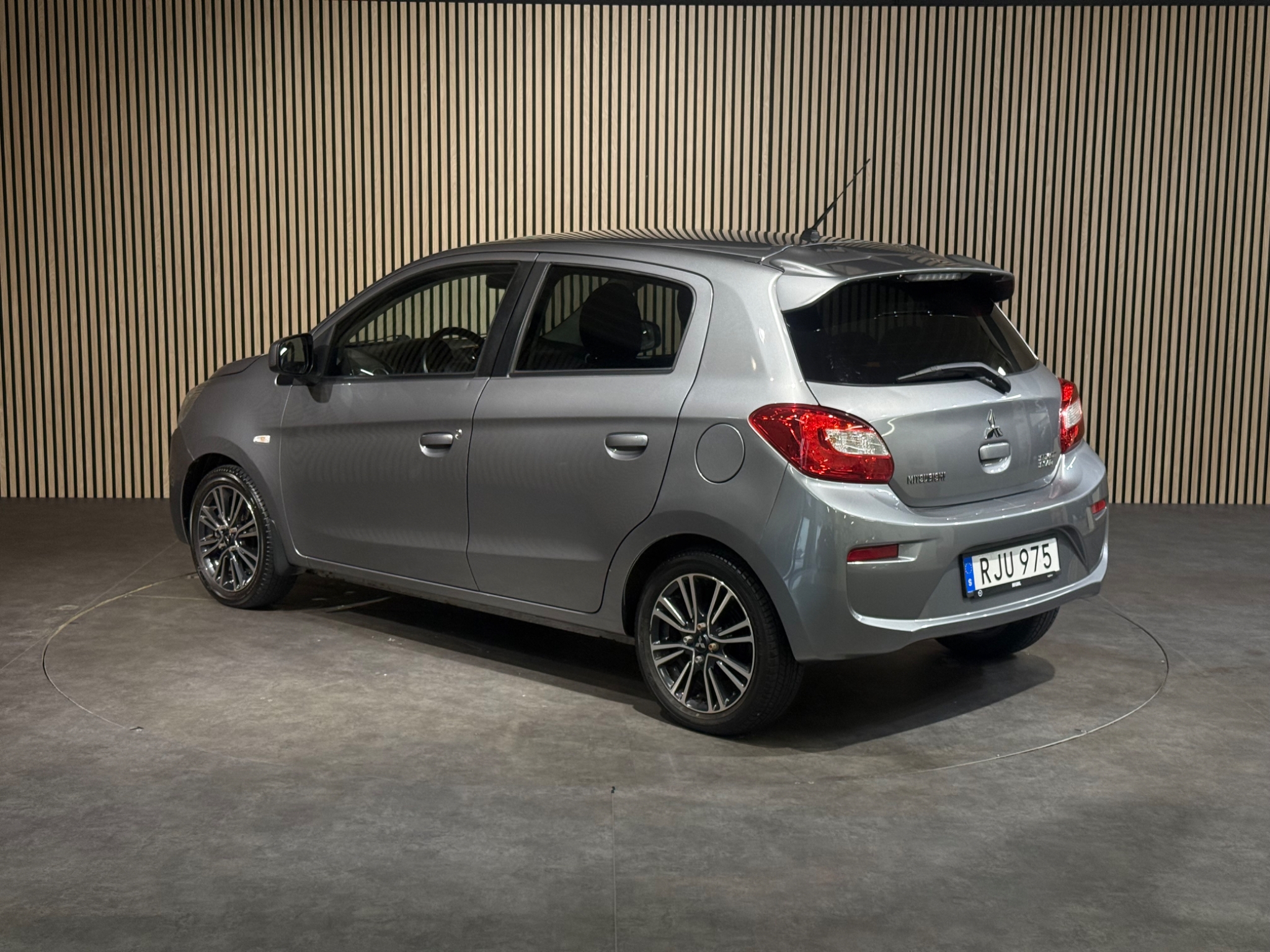 Mitsubishi Space Star 1.2 Automat 2016, bild 6/10
