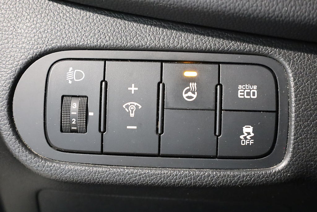 Kia Carens 1.7 CRDi AUT GLS Drag M-Värme 7-Sits Blåtand Rattvärme