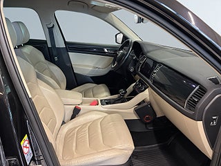 Skoda Kodiaq 2.0 TDI 4×4 Drag Navi S&V-däck Canton-ljud Mvärm CarPla – bild 8