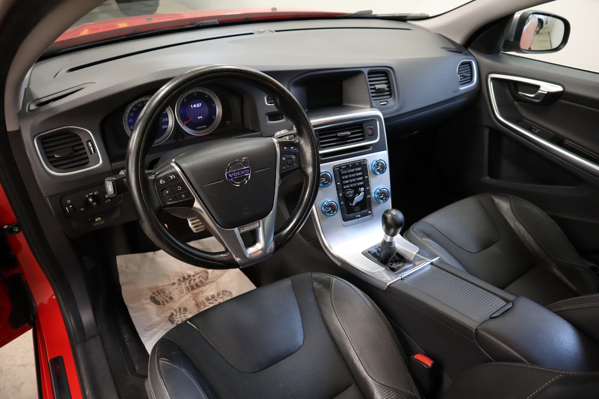 Volvo V60 D3 R-Design 2012, bild 5/39