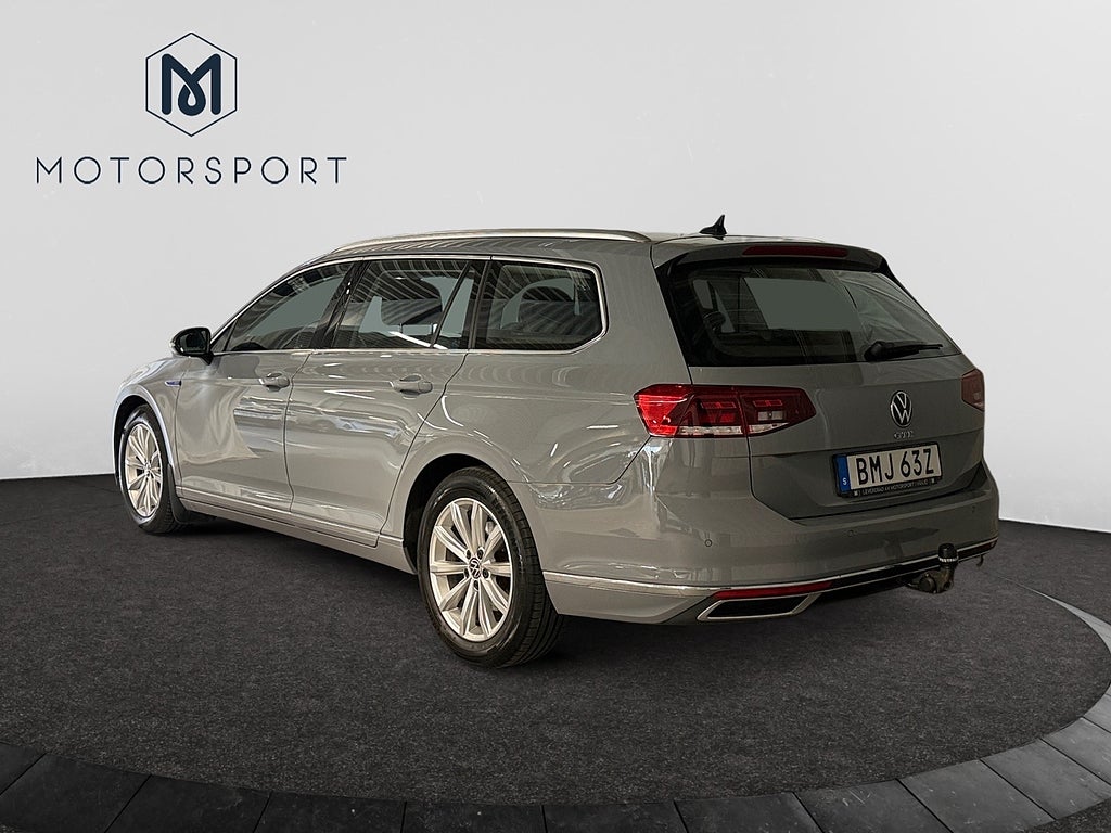 Volkswagen Passat Sportscombi GTE DRAG Värmare Navi Adap-farth Carplay bild 5