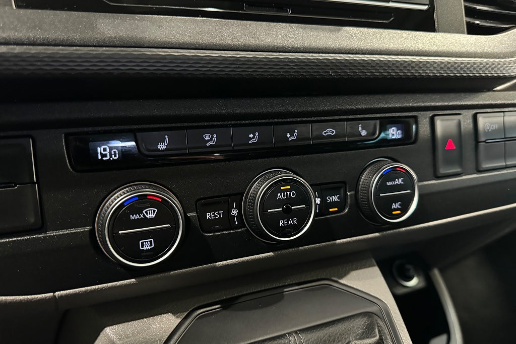 Volkswagen Caravelle 2.0 TDI SCR DSG sekvensiell, 7-trinn, 150ps, 2023