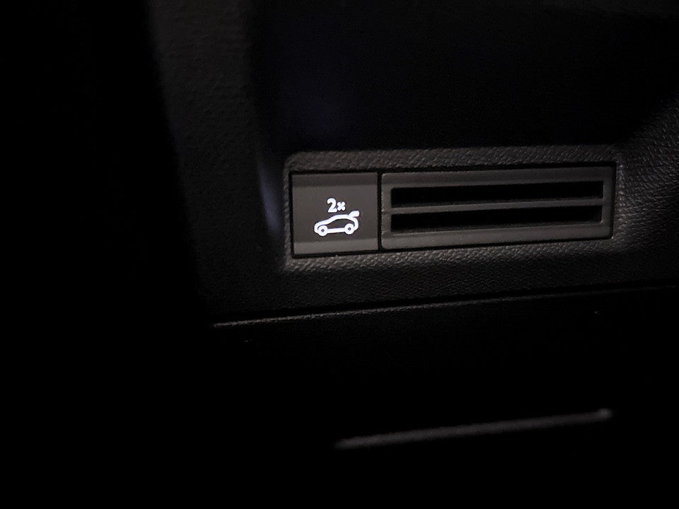 Bild på Peugeot 5008 GT Hybrid 145hk Aut 7-SITS B-KAMERA CARPLAY