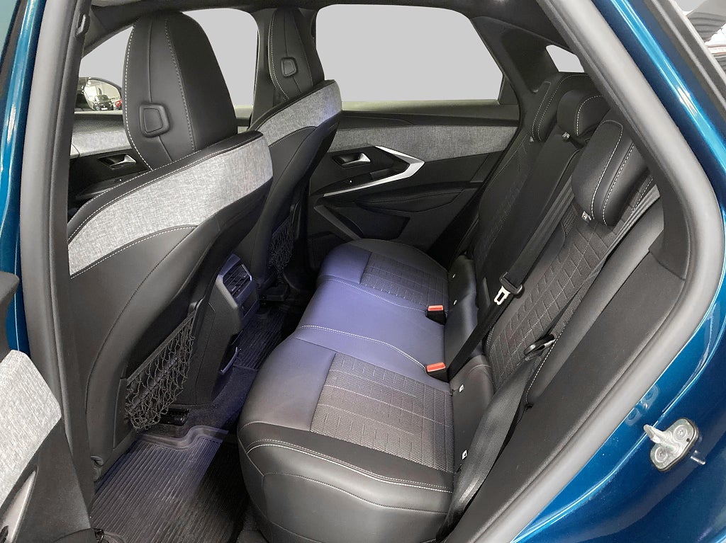 Peugeot 3008 GT Hybrid 145 hk Automat  – bild 9