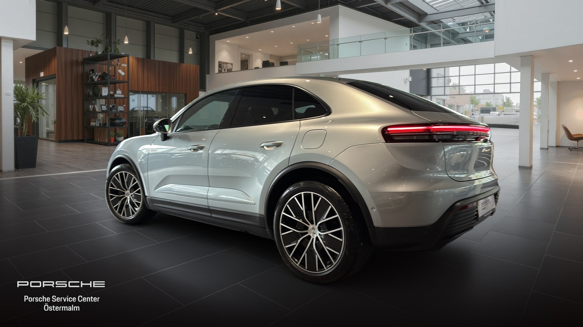 Porsche Macan 4 2025, photo 2/10