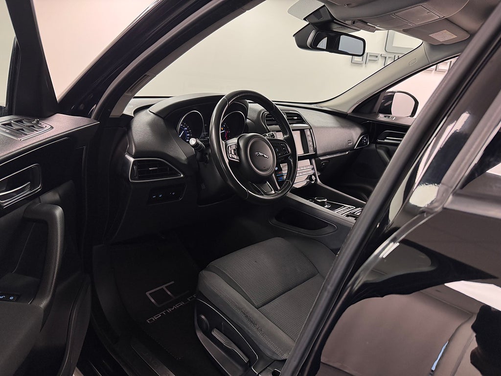 Jaguar F-Pace 2018 - miniatyr 3