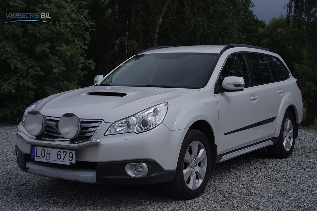 Subaru Outback 2.0 4WD BUSINESS LÄDER BI-XENON NYBES DRAG P-SENSOR
