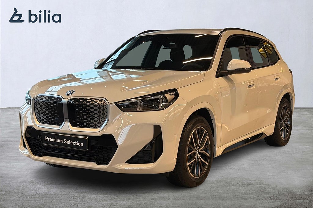 BMW iX1 eDrive 20 M Sport | Premium | H&K | DEMO | Drag