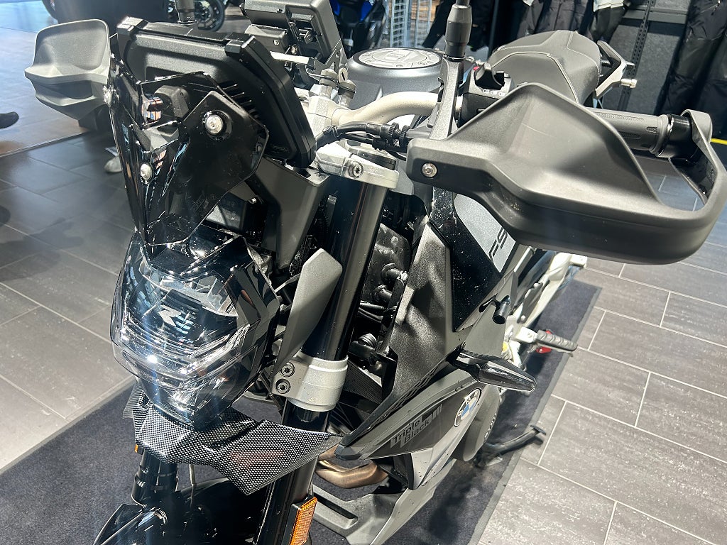 BMW F900R 3,45%/Akrapovic/Väskor/Samtliga paket