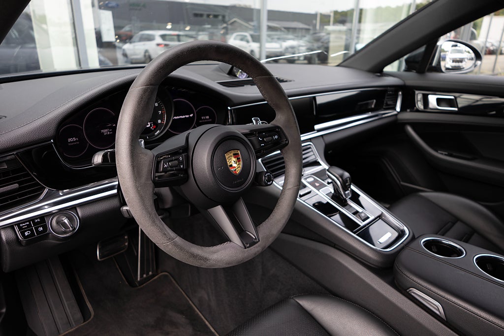 Porsche Panamera 4 E-Hybrid Sport Turismo PDK 462 hk Se utrustning!