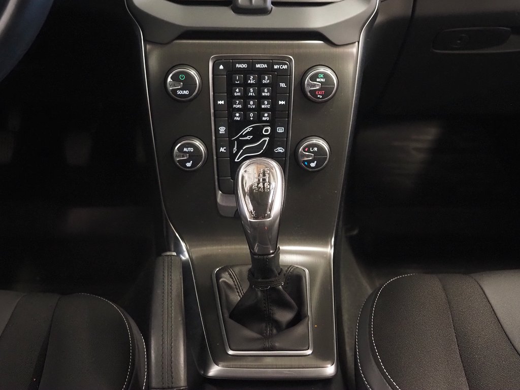 Volvo V40 D2 Momentum Dragkrok Kamrem bytt 2014