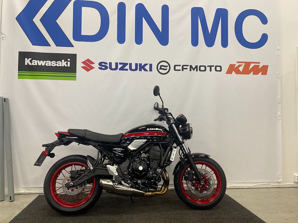 Kawasaki Z650 RS "för omgående leverans"