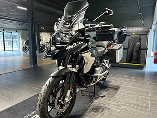 BMW R1250GS / 3,45% ränta/Triple Black / 3 väskor / Endast 1258 mil!