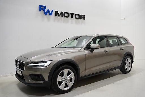 Volvo V60 Cross Country B4 AWD Advanced Pro Backkamera D-värmare Drag VOC Navi