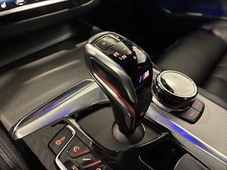 BMW M5 Aut Kamera Cockpit Skinn Psens Head up 600hk SoV-hjul – bild 17