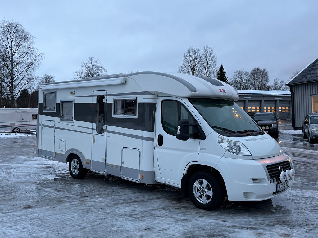 ADRIA MOBIL Fiat Campervan Coral 680 SP
