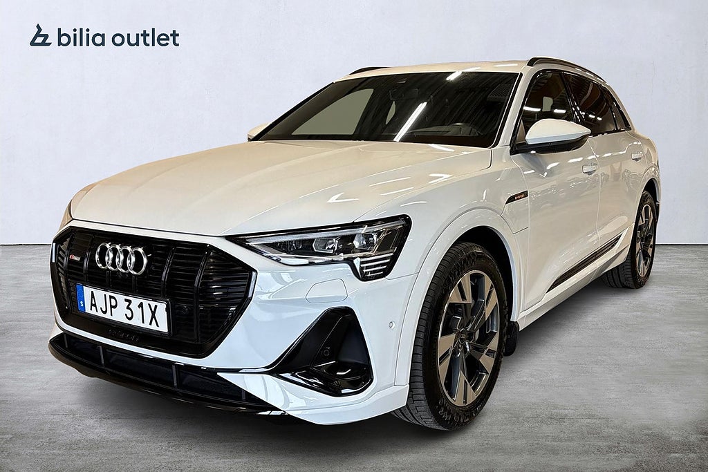 Audi E-Tron 55 quattro S Line /Dragkrok / Night Vision /HUD/ Matrix