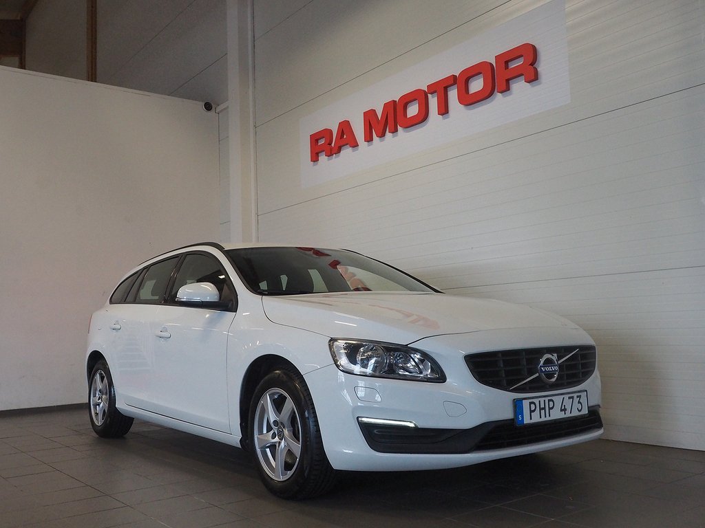 Volvo V60 T3 Kinetic | Dragkrok | VOC | P-Värm | Låga mil 2017